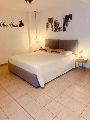 MenoUno House